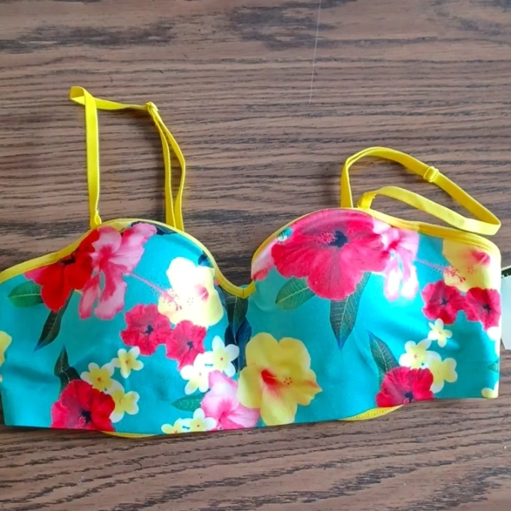 Urbanology Bikini Top Push Up color green/yellow/pink- Size 36C